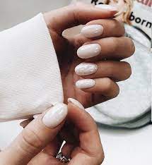 Estos son los mejores tonos de uñas para resaltar la. 10 Colores De Unas Perfectos Para Morenas Mujer De 10 Manicura De Unas Unas De Gel Navidenas Manicura