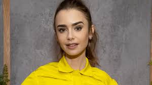 Aktuelle tom collins kollektion bei about you ✓versandkostenfrei ✓zahlung auf rechnung ✓kostenlose . Lily Collins Looks Unrecognizable With A Blonde Pixie Cut See Photos Teen Vogue