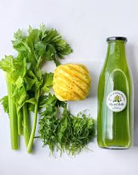 🍍🌿 Nước &eacute;p dứa &ndash; rocket: Vị chua ngọt lạ miệng, tươi m&aacute;t cả ng&agrave;y 🌿🍍 Nếu  bạn đang t&igrave;m một loại nước &eacute;p vừa giải nhiệt vừa &ldquo;healthy&rdquo; lại c&oacute; hương