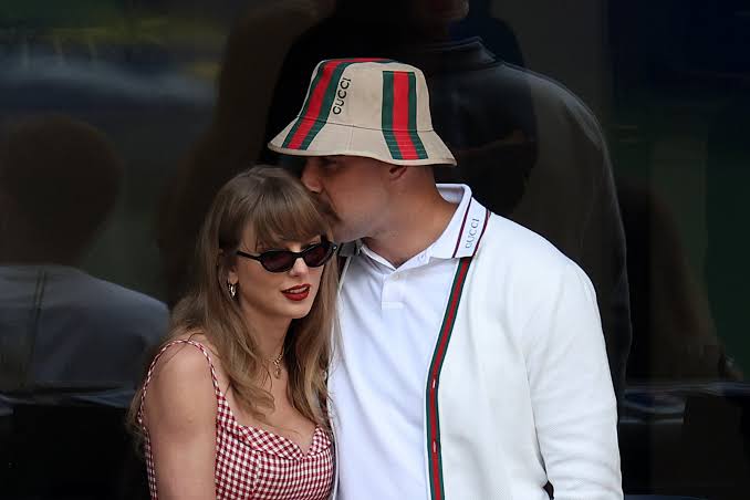 Taylor Swift & Travis Kelce's Reported Wedding Timeline Has a Surprising  New Update - Just Jared - Celebrity News and Gossip | Entertainment