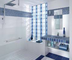 Les Briques De Verre Dans La Salle De Bains Plusieurs Possibilites Salle De Bains Brique Pave De Verre Brique En Verre