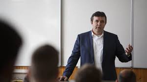 Palkovics lászló innovációs és technológiai miniszter frans timmermansszel, az európai bizottság európai zöld megállapodásért felelős. Szeged Hu Palkovics Laszlo Ujgeneracios Szakkepzo Iskolak Jonnek Letre