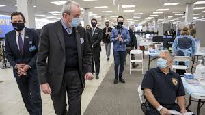 Cdc guidelines say fully vaccinated people must still wear a mask in health care settings, transportation hubs such as airports and stations, and public transportation. U8t4 G2cm4h8lm