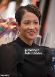 19 Photos & High Res Pictures