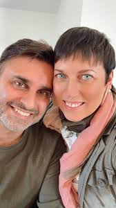 Milano: Is there a "hipster" area in Milan where I could find vegan cafes  and restaurants, (street) art, maybe flea markets, etc