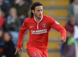 El joven canterano de los cruzados posteó una serie de fotos donde aparece dentro del campo de. Charlton Athletic Midfielder Diego Poyet Tells The Club He Will Not Return For Pre Season Training