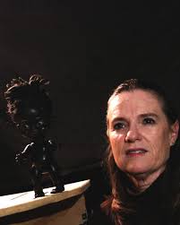 𝗗𝗘𝗦𝗗𝗘 𝗘𝗟 𝗔𝗟𝗧𝗜𝗟𝗟𝗢, 𝗵𝗶𝘀𝘁𝗼𝗿𝗶𝗮 𝗱𝗲 𝘂𝗻 𝗲𝘅𝗶𝗹𝗶𝗼"  llega a La Manzana 🍎 𝗕𝗮𝘀𝗮𝗱𝗼 𝗲𝗻 𝗲𝗹 𝗹𝗶𝗯𝗿𝗼 “𝗖𝗼𝗻𝗼 𝗦𝘂𝗿”  𝗱𝗲 𝗚𝘂𝘀𝘁𝗮𝘃𝗼 𝗩𝗮𝗰𝗮 𝗡𝗮𝗿𝘃𝗮𝗷𝗮 🎭 Una puesta en escena que  cuenta la experiencia de