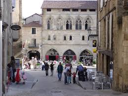 Place Champollion A Figeac Lot Dordogne Beautiful Villages France