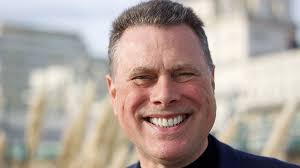 Martin Horton's Instagram, Twitter & Facebook