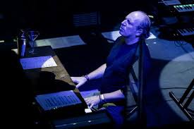 Hans Zimmer Famous Film Composer In 2020 Music Composers Hans Zimmer Film