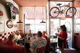 I M Not Ready To Go Back To Restaurants Is Anyone The New York Times