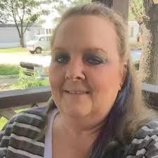 Lori Lund's Instagram, Twitter & Facebook