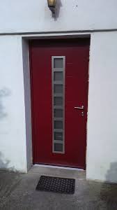 Porte D Entree En Aluminium Modele Totem Rouge Par La Mcg Montmorot Porte D Entree Rouge Porte Entree Aluminium Entree