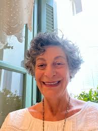 Hi everyone! I've moved to Billings recently and I'm hoping to find a nice  hair salon in Billings, preferably somewhere with experience with thick  curly hair, I'm not sure where to start,