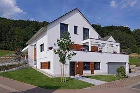 Das haus von 1929 liegt im am hang im stuttgarter osten . es ist ein kleines, idyllisch am hang gelegenes haus mit einer phantastischen aussicht auf das meer und die umliegenden inseln st. Haus Am Hang Bauen Traumhafte Aussichten Fritz Stenger Gmbh