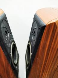 Sonus faber liuto monitor (tas 214) our sonic expectations for compact loudspeakers have risen dramatically in recent years. Sonus Faber Signum Bookshelf Stereo Home Cinema Headphones Components Stereonet International