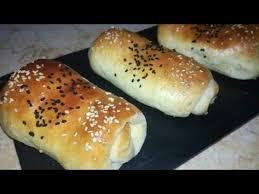 Petits Pains Farcis Aux Merguez 600 G De Farine فرينة خبيزات محشيين بالمرڨاز Youtube Food Hamburger Bun Bread