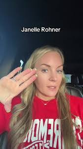 Jenelle King's Instagram, Twitter & Facebook