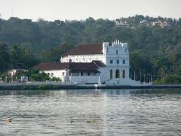 A documentação histórica deste templo é escassa. Igreja De Nossa Senhora Da Penha De Franca Goa House Styles Mansions Goa
