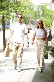 Here's the deal with jennifer lawrence's fiancé cooke maroney. Jennifer Lawrence Husband Cooke Maroney Spotted Out In Nyc Pics Hollywood Life