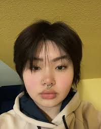 Ashley-piercing eller vertikal läpppiercing? : r/piercing