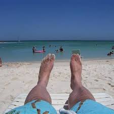 Unas de los pies sucias, descuidadas, muy largas, etc. Una Foto De Pies En La Playa Premio Nacional De Fotografia