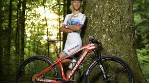 Mountain biker for @trekfactoryracingxc 💖🌿. Jolanda Neff Sieht In Der Aktuellen Baisse Auch Positives Fm1today