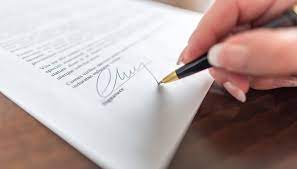 La corte di cassazione ha avuto modo di pronunciarsi sull'argomento, affermando che il confinante non ha il diritto di prelazione dei terreni confinanti quando il terreno sia affittato a un coltivatore diretto, indipendentemente dal fatto che siano trascorsi i due anni necessari perché questo acquisti a sua volta il diritto di prelazione (cass. Cos E Il Diritto Di Prelazione E Tipologie Quifinanza