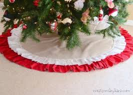 This ruffled tree skirt is a beautiful way to decorate under your. Easy To Sew Ruffled Christmas Tree Skirt