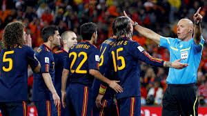 Howard webb of england will referee the world cup final, fifa announced on thursday. Webb Hero Or Villain Eurosport