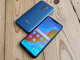In gaming terms, the pocophone f1 with liquid cooling and the best non iphone processor around (before the latest kirin 980 in the mate 20 pro). Honor Play Czy Xiaomi Pocophone F1 Ktory Smartfon Kupic Gsmmaniak Pl