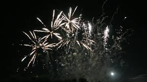 Le traditionnel feu d'artifice du 15 août de toulon sera tiré depuis les plages du mourillon. Ou Assister Au Feu D Artifice Du 15 Aout Dans Les Bouches Du Rhone Et Le Var