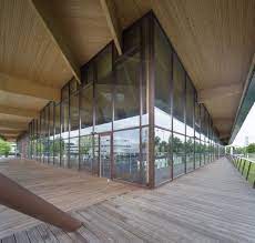 restaurant d entreprise nexter systems satory 78 facade mur rideau aluminium aa110 trusswall de kawneer photo c kawneer p mur rideau facade rideaux