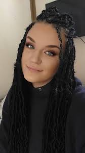 Anyone that can install DE & SE faux dreads. Thanks in advance 🖤