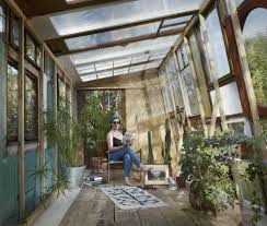 Gartenpavillon Fur Einen Privaten Ercholungsort Im Garten Garten Pavillon Wiederverwertete Fenster Gartenhaus Mit Veranda