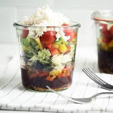 Bohnen Feta Salat Im Glas Rezept Mit Video Kitchen Stories Video Rezept Video In 2020 Feta Salat Salat Im Glas Feta