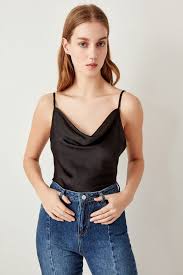 Black Degaje Neck Blouse Moda Stilleri Moda Kadin Kiyafetleri