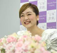 月組娘役トップ美園さくらが退団会見 珠城さんなくして 同時退団決意 デイリースポーツ online 美園 会見 娘