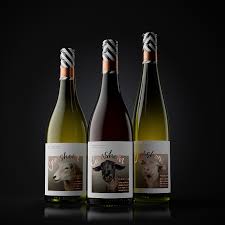 Camshorn 3d Rendering On Behance In 2020 3d Rendering Beer Packaging Rendering