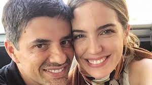 Te ves muy bonita milla y cuando te vi me acordé de inmediato de huele a peligro, la mujer fatal con el tirante cruzado aquí puedes ver el video en el cual se inspiró millaray viera: Millaray Viera Revelo El Peor Habito De Su Pareja Marcelo Diaz