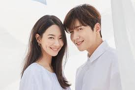 Shin min ah dan kim woo bin diisukan segera menikah tahun 2021. 8hbeobavjxq0mm