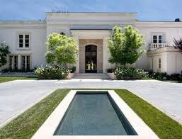 We got some exclusive house tours of his and beyonce's elegant pads in bel air and the hamptons. Beyonce House Photos Of Her Jay Z S Bel Air Lair 4 Other Mansions