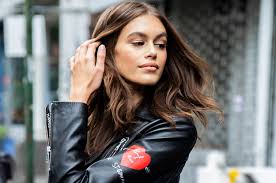 Just weeks after she debuted a platinum blonde makeover to her signature cropped tresses, the model took to instagram yesterday to show off yet another color update. Kaia Gerber Unveils Her Shortest Haircut Yet