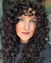 How stunning is Lisa?!?! 😍 😍 😍⁠ ⁠ "Recently I've been trying to use less  layers of products & the idea behind LUS All-In-One Styler is that you  don't need anything else.