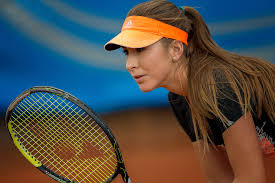 Belinda bencic is a swiss professional tennis player, born on march 10, 1997. Download Wallpaper Racket Belinda Bencic Swiss Tennis Player Belinda Bencic Section Sports In Resolution 1920x1282