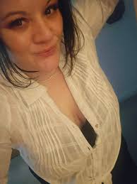 Hi everyone! My name is Mica and I'm a professional singer based in Bury,  Manchester. For the last few years I have been the manager of both Broadway  Diner at the Trafford