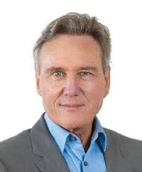 RE/MAX Cayman Islands Magazine