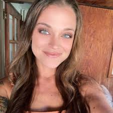 Megan R (@mlrbtsn92)