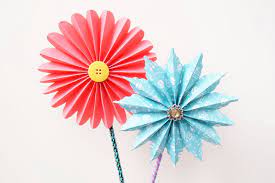 1 step by step paper flowers crafts tutorial: Accordion Paper Flowers Kids Crafts Fun Craft Ideas Firstpalette Com
