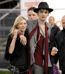 Katherine ann moss (born 16 january 1974) is an english supermodel and businesswoman. Kate Moss Dos Anos Sobria Tras Un Curriculum De Excesos Gente El Pais